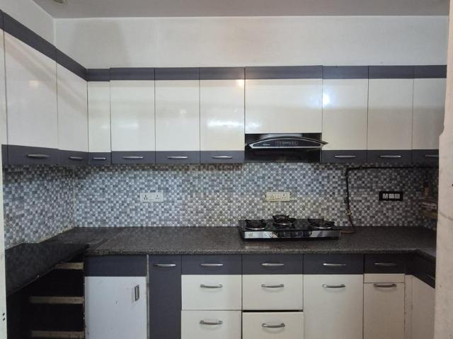 Flat for rent in South West Delhi, Deri
