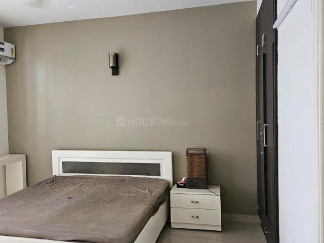 Flat for sale in Hazipur, Noida