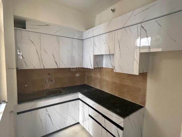 Flat for rent in Kosmos, Noida