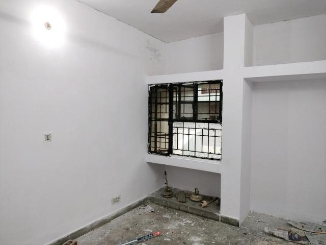 Flat for sale in South West Delhi, Deri