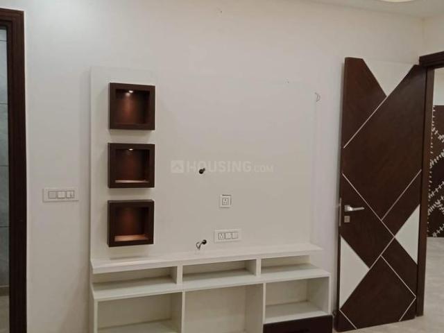 Flat for sale in North Delhi, Deri