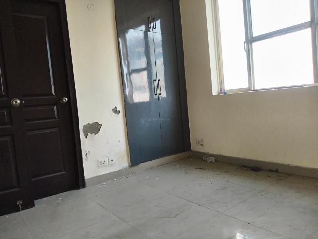 Flat for rent in Garhi, Noida