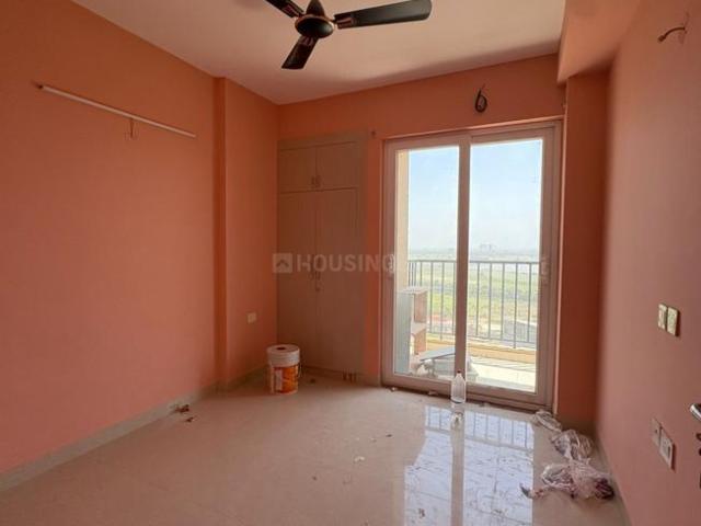 Flat for rent in Kondli, Noida