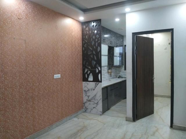 Flat for sale in North Delhi, Deri