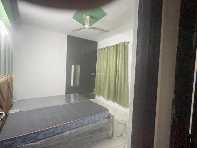 Flat for rent in Garhi, Noida