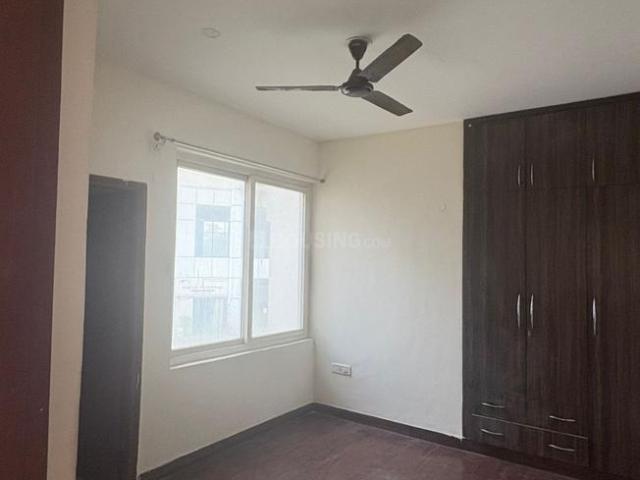 Flat for rent in Garhi, Noida