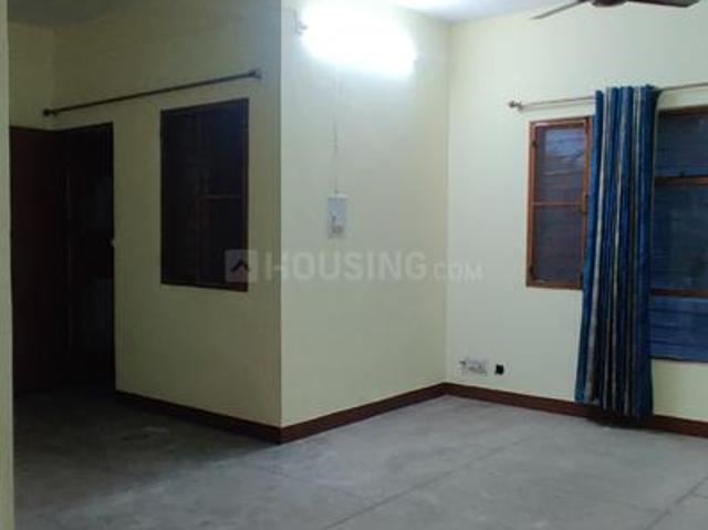Flat for sale in North Delhi, Deri