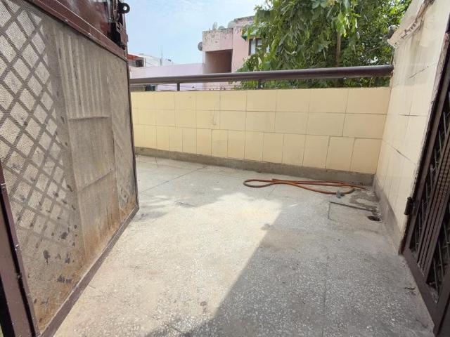 Flat for rent in South West Delhi, Deri