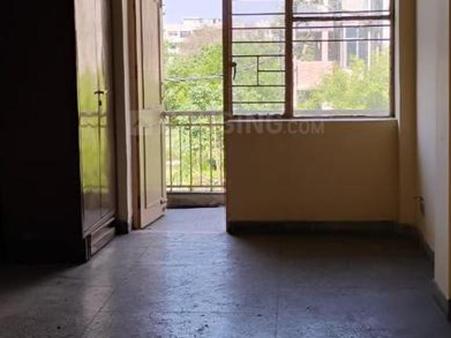 Flat for sale in North Delhi, Deri