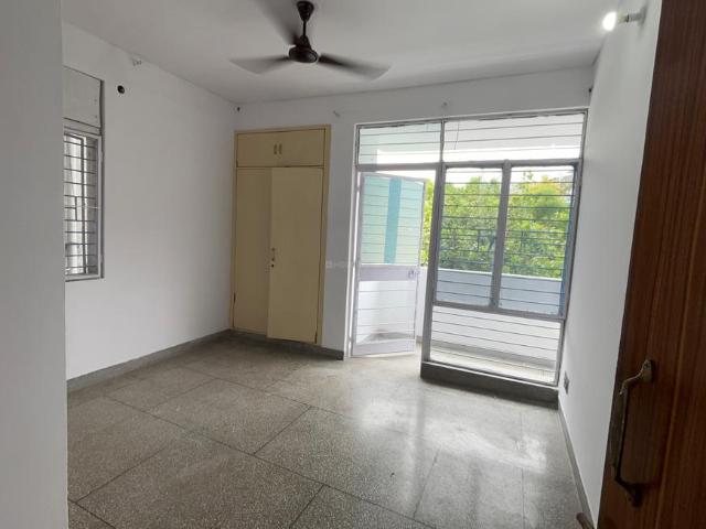 Flat for rent in Deri
