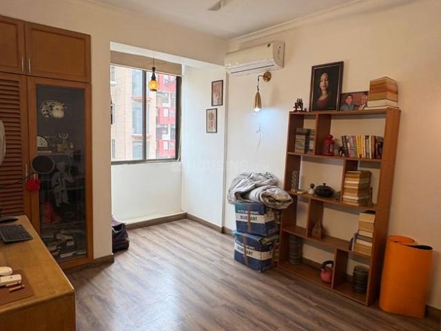 Flat for rent in Deri