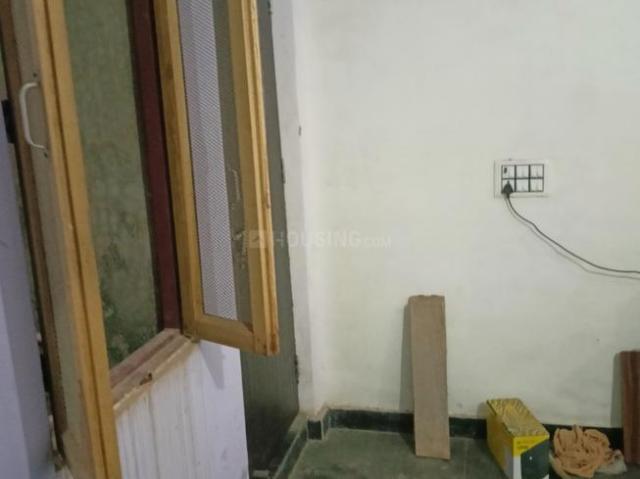 Flat for rent in North West Delhi, Deri