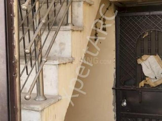 Flat for sale in North West Delhi, Deri