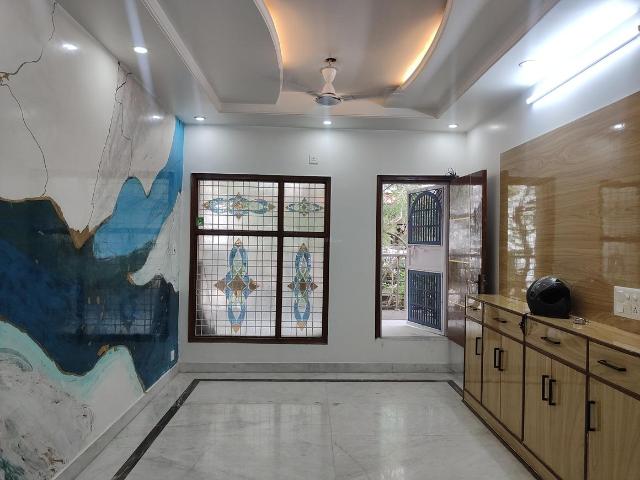 Flat for sale in South West Delhi, Deri
