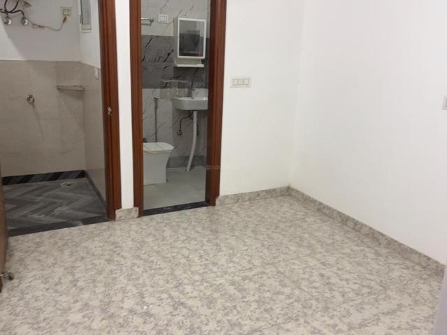 Flat for rent in South West Delhi, Deri
