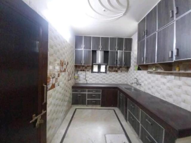 Flat for rent in South West Delhi, Deri