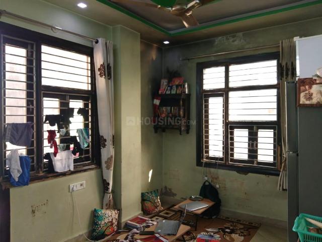 Flat for sale in North Delhi, Deri