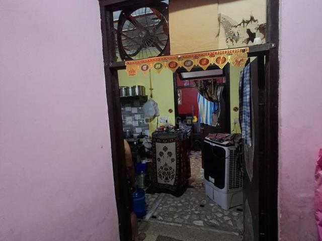 Flat for rent in North East Delhi, Deri
