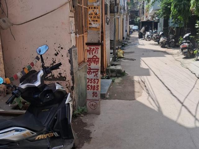 Flat for sale in North East Delhi, Deri