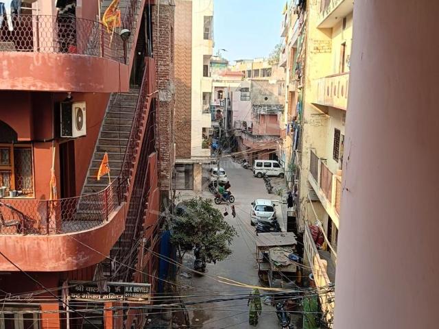 Flat for sale in North East Delhi, Deri