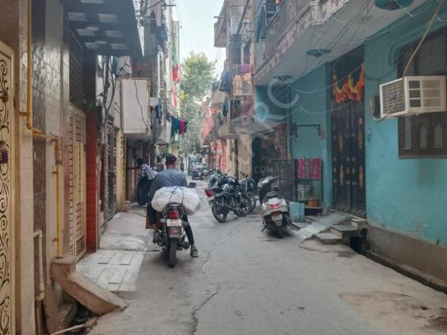 Flat for sale in North East Delhi, Deri
