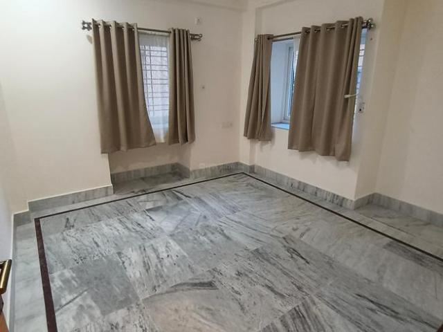 Flat for rent in Howrah Maidan, Haora