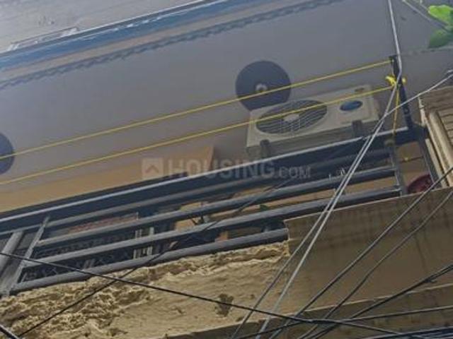 Flat for sale in West Delhi, Deri