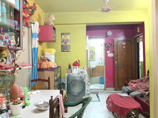 Flat for sale in Tollygunge, Kolkata