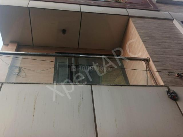 Flat for sale in West Delhi, Deri