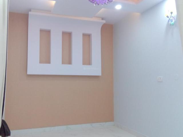 Flat for sale in West Delhi, Deri