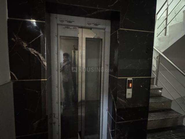 Flat for sale in West Delhi, Deri