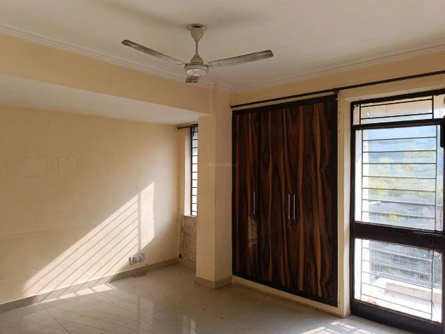 Flat for rent in Deri
