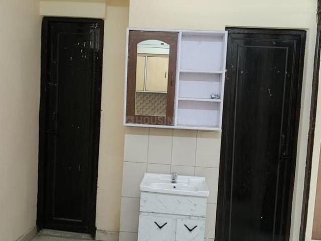 Flat for rent in South Delhi, Deri
