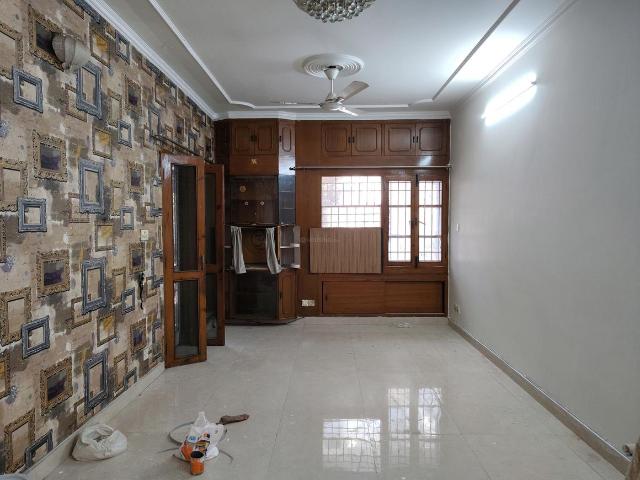 Flat for rent in Deri