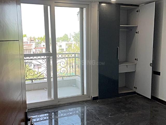Flat for rent in Deri