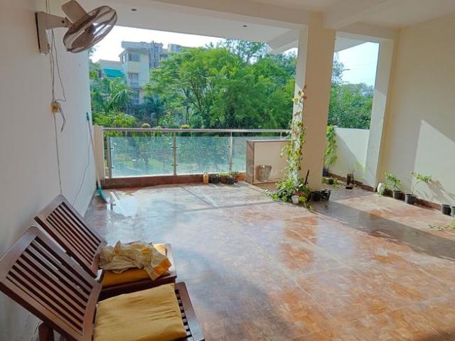 Flat for rent in Deri