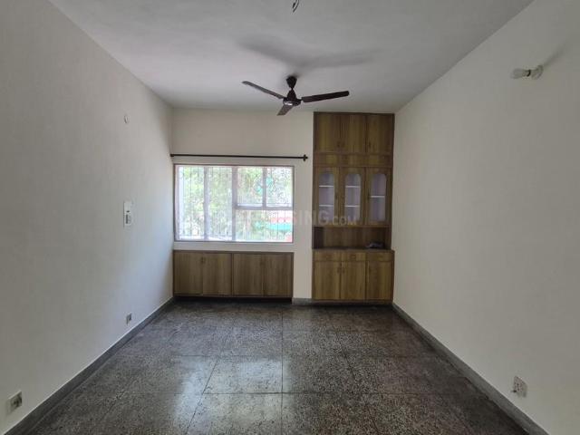 Flat for rent in Deri