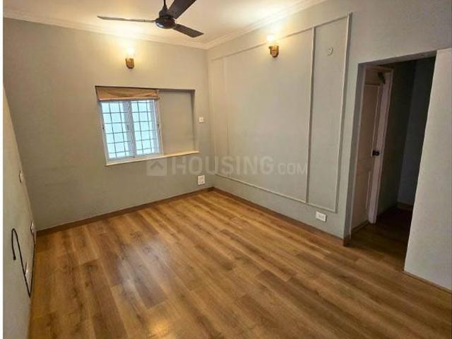 Flat for rent in Deri