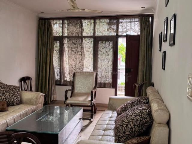 Flat for rent in Deri