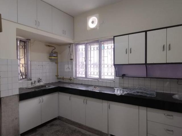Flat for rent in Deri