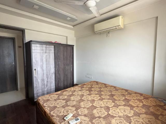 Flat for sale in Vastrapur - Ahmedabad, Gujarat