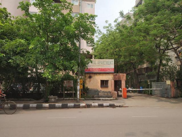 Flat for sale in East Delhi, Deri