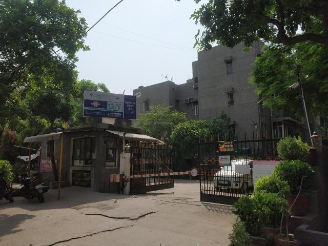 Flat for sale in East Delhi, Deri