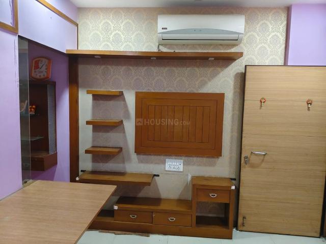 Flat for rent in Sarkhej, Gujarat