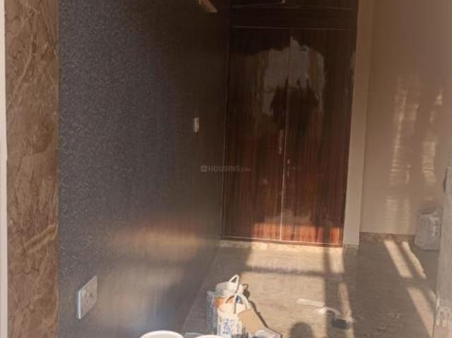 Flat for sale in West Delhi, Deri