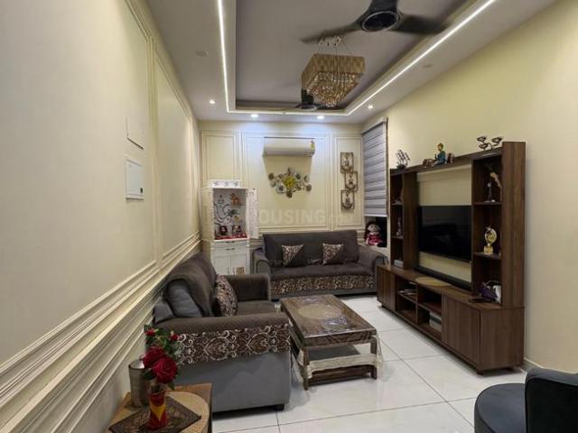Flat for sale in West Delhi, Deri