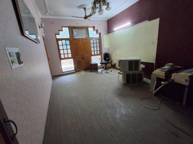 Flat for sale in West Delhi, Deri