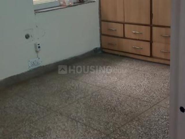 Flat for rent in East Delhi, Deri