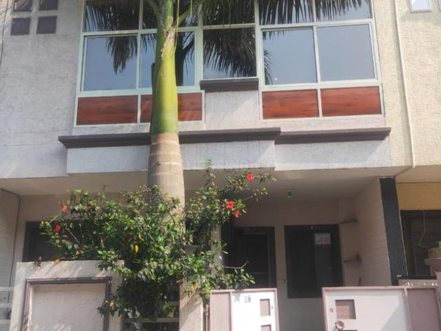 Duplex for rent in Madya