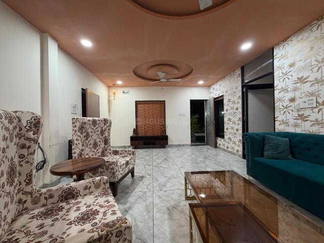 House for sale in Madya